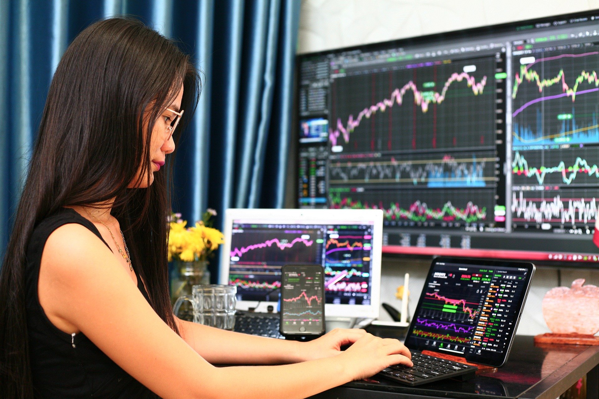 Crece el número de mujeres invirtiendo en la bolsa