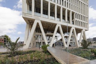Fundacion universitaria compensar edificio de concreto