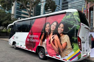 Bus Mujeres de Hierro