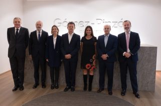 De izquierda a derecha.Pedro Pérez-Llorca - Ivan Delgado - Natalia García - Mauricio Piñeros - Lina Uribe - Mauricio Jaramillo - Fausto Romero-Miura.
