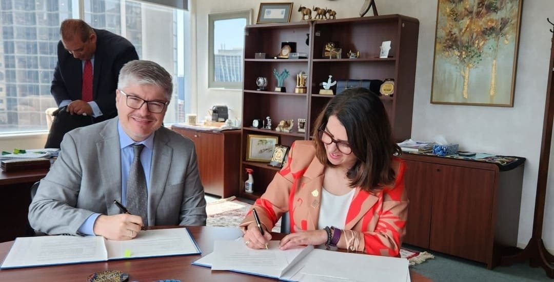 Firma acuerdo OACI - Juan Carlos Salazar Secretario General de la OACI - Carolina Rojas Presidente de Fedebiocombustibles