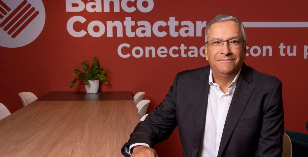 Foto 1_Paulo Emilio Rivas_Aniversario primer año Banco Contactar