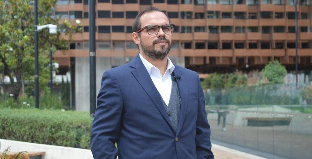 Héctor García.