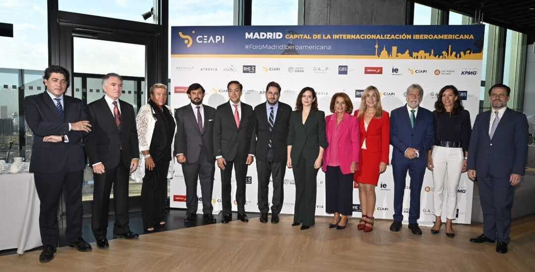 Isabel Díaz Ayuso junto a inversores iberoamericanos en el Foro Madrid Capital de la Internacionalización Iberoamericana (1)