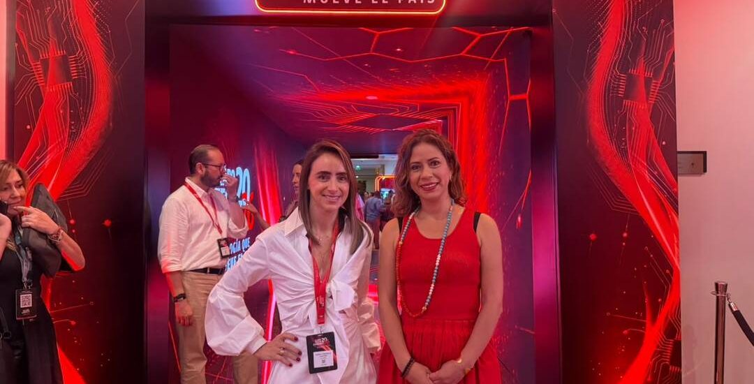 Maria Consuelo Castro, gerente sostenibilidad Claro por Colombia y Diana Celis Mora, consejera Distrital TIC.