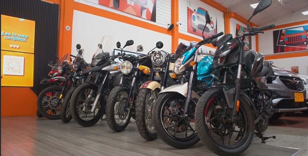 Motos