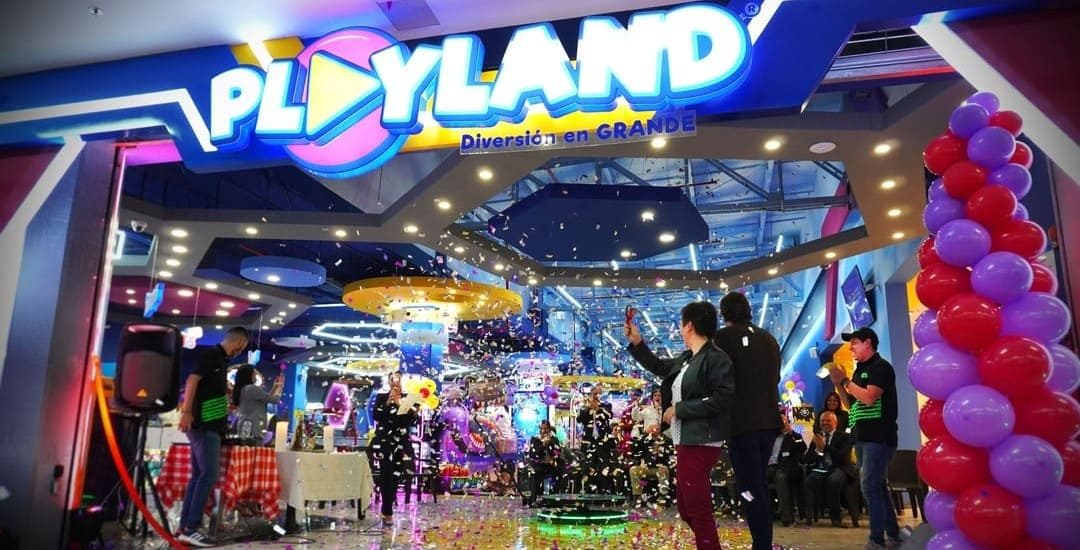 PLayland.