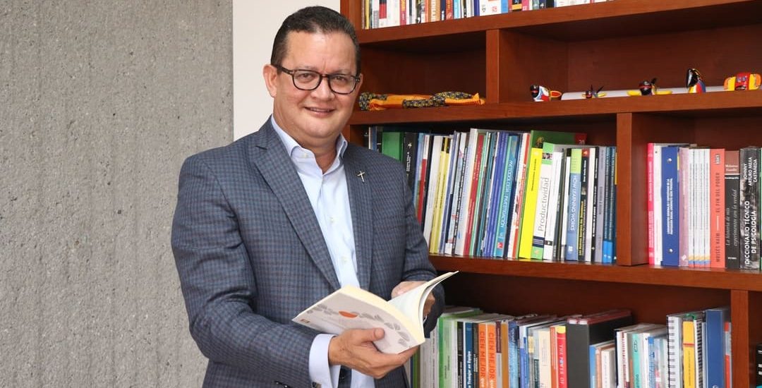 Padre Harold para columna de opinión