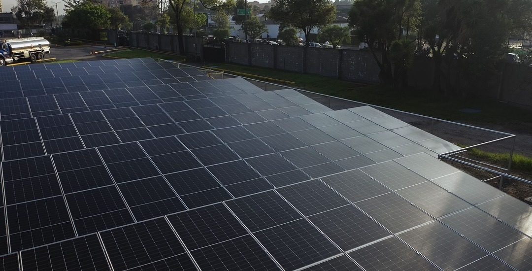 Primax Colombia lanza proyecto de autogeneración eléctrica con la inauguración de más de 1.200 paneles solares