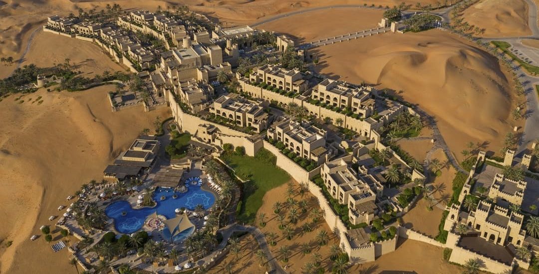 Qasr Al Sarab Desert Resort By Anantara Exterior View Aerial Resort Daylight 7000x4328 61b486 7