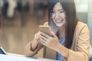 Mujer con tablet