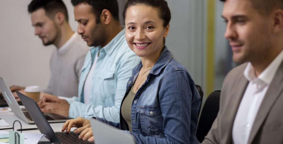 modern-equipped-computer-lab (3)