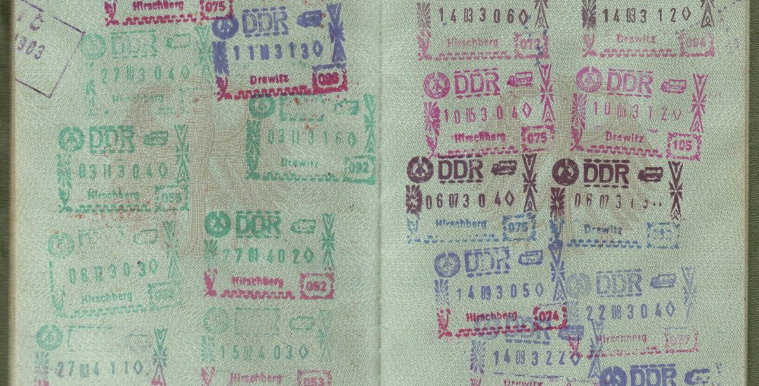 passport-g2f11cb4e1_1920