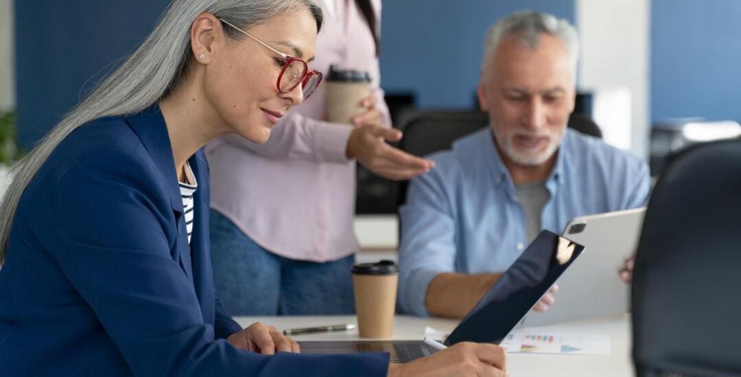 people-working-as-team-company