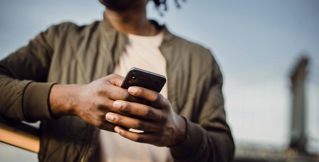 pexels-ketut-subiyanto-4560063