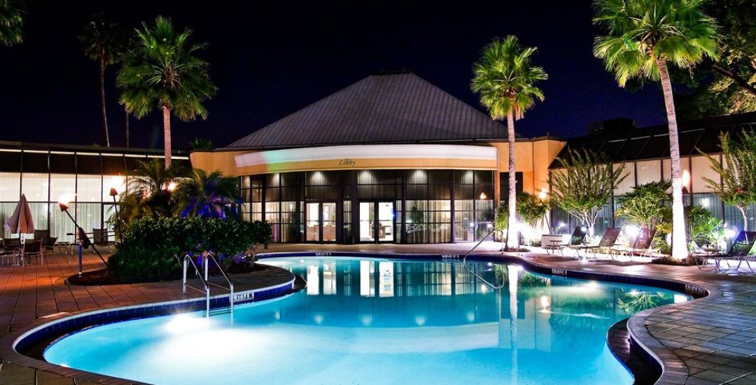 pool_night1